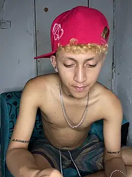 Snapshot of Luis_001_model chatting on 8, 8, 2026 Luis 001 model online show from 8, 8, 2026