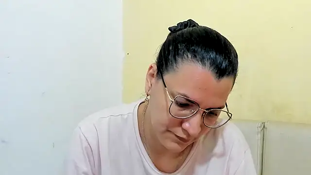 Snapshot of MARILYN_GARCIA chatting on 5, 5, 2026 MARILYN GARCIA online show from 5, 5, 2026