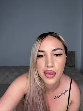 CurvyBlondiee online show from 6, 8, 2026