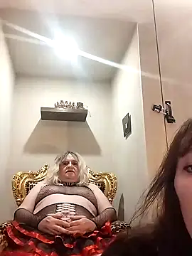 Snapshot of FrenchBdsm chatting on 6, 8, 2026 FrenchBdsm online show from 6, 8, 2026