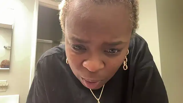 SimoneSavage online show from 21, 11, 2025