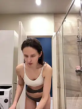 LAUREL HAZEL online show from 28, 2, 2025