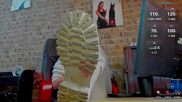 MrsVenus online show from 10, 2, 2025