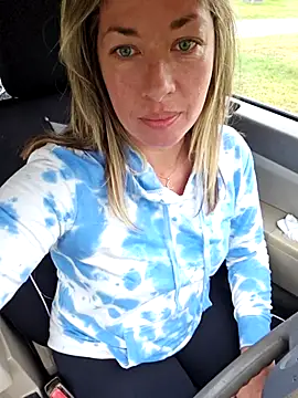 Snapshot of _NinaLuvSins_ chatting on 18, 9, 2025  NinaLuvSins  online show from 18, 9, 2025