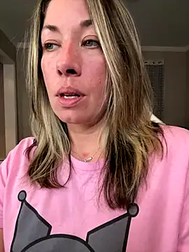 Snapshot of _NinaLuvSins_ chatting on 29, 9, 2025  NinaLuvSins  online show from 29, 9, 2025