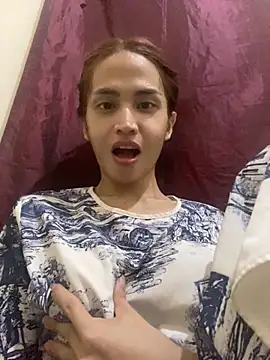 Snapshot of _FoxyFlair chatting on 5, 11, 2025 FoxyFlair online show from 5, 11, 2025