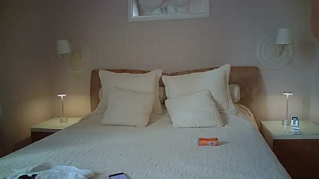 Luna Hoty online show from 27, 11, 2025