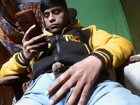 Snapshot of desiboy1101 chatting on 17, 12, 2024 desiboy1101 online show from 17, 12, 2024