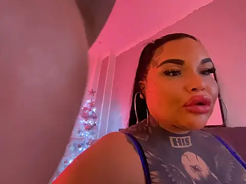 Snapshot of _MelinaCurves_ chatting on 19, 12, 2024  MelinaCurves  online show from 19, 12, 2024