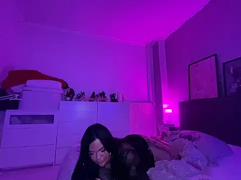 Snapshot of _MelinaCurves_ chatting on 25, 1, 2025  MelinaCurves  online show from 25, 1, 2025