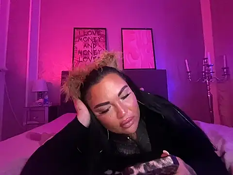 Snapshot of _MelinaCurves_ chatting on 27, 1, 2025  MelinaCurves  online show from 27, 1, 2025
