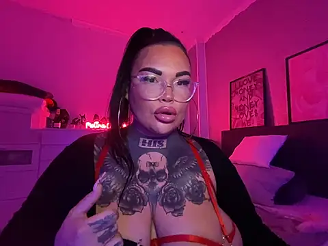 Snapshot of _MelinaCurves_ chatting on 31, 1, 2025  MelinaCurves  online show from 31, 1, 2025