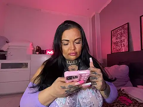 Snapshot of _MelinaCurves_ chatting on 8, 2, 2025  MelinaCurves  online show from 8, 2, 2025