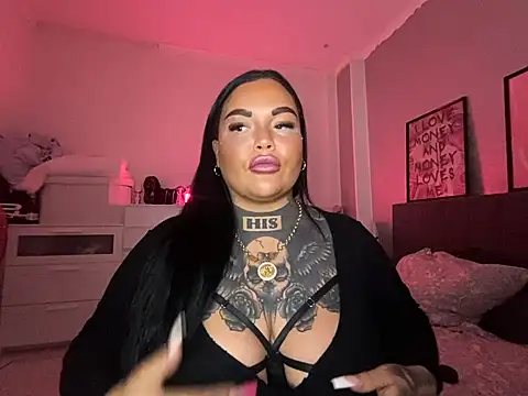 Snapshot of _MelinaCurves_ chatting on 18, 2, 2025  MelinaCurves  online show from 18, 2, 2025
