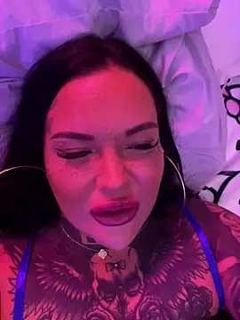 Snapshot of _MelinaCurves_ chatting on 30, 9, 2025  MelinaCurves  online show from 30, 9, 2025
