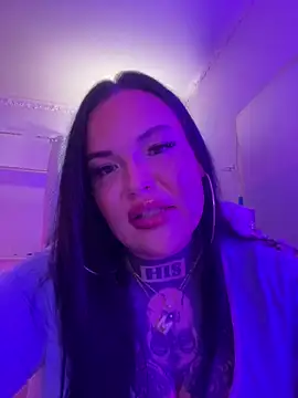 Snapshot of _MelinaCurves_ chatting on 4, 10, 2025  MelinaCurves  online show from 4, 10, 2025