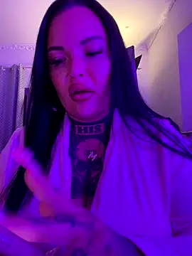 Snapshot of _MelinaCurves_ chatting on 5, 10, 2025  MelinaCurves  online show from 5, 10, 2025