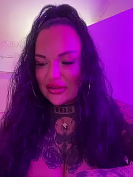 Snapshot of _MelinaCurves_ chatting on 10, 10, 2025  MelinaCurves  online show from 10, 10, 2025
