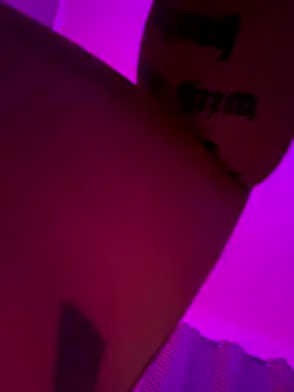 Snapshot of _MelinaCurves_ chatting on 19, 10, 2025  MelinaCurves  online show from 19, 10, 2025