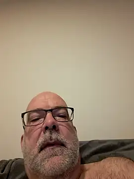 Snapshot of AnnakondaHF chatting on 14, 1, 2026 AnnakondaHF online show from 14, 1, 2026