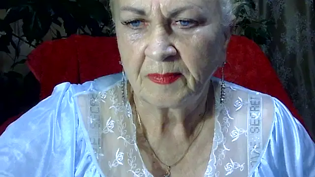 Emma52610 online show from 18, 11, 2025