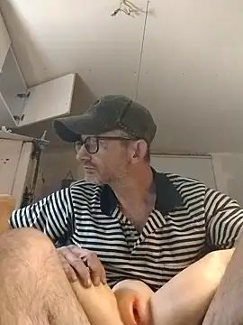 ROBERT0516 online show from 15, 11, 2025