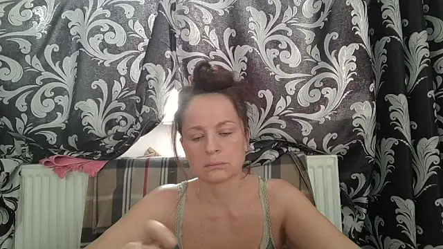 Snapshot of LindaStarS chatting on 2, 2, 2026 LindaStarS online show from 2, 2, 2026