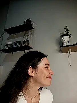 Snapshot of loveuu-bae chatting on 4, 12, 2024 loveuu-bae online show from 4, 12, 2024