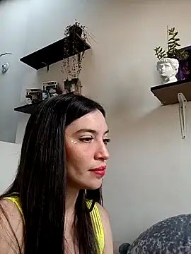 Snapshot of loveuu-bae chatting on 2, 1, 2025 loveuu-bae online show from 2, 1, 2025