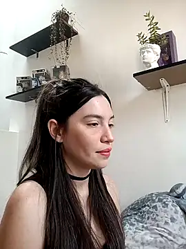 Snapshot of loveuu-bae chatting on 8, 1, 2025 loveuu-bae online show from 8, 1, 2025