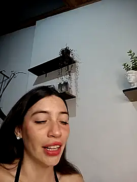 Snapshot of loveuu-bae chatting on 11, 1, 2025 loveuu-bae online show from 11, 1, 2025