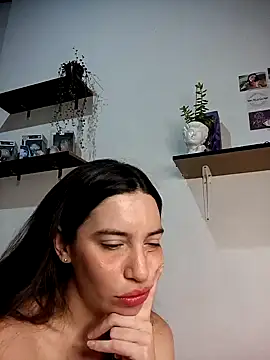 Snapshot of loveuu-bae chatting on 20, 1, 2025 loveuu-bae online show from 20, 1, 2025