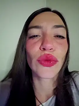 Snapshot of loveuu-bae chatting on 11, 9, 2025 loveuu-bae online show from 11, 9, 2025