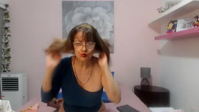 CindyCrawford online show from 7, 4, 2026