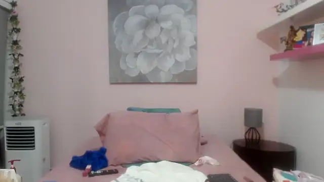 CindyCrawford online show from 9, 4, 2026