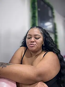 Snapshot of yanza2002 chatting on 6, 12, 2024 yanza2002 online show from 6, 12, 2024