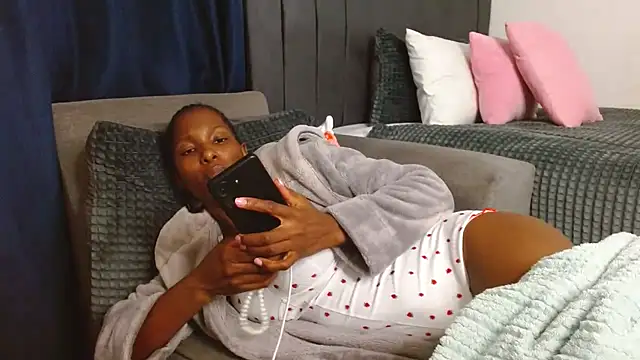 Snapshot of SoftRosee chatting on 7, 11, 2025 SoftRosee online show from 7, 11, 2025