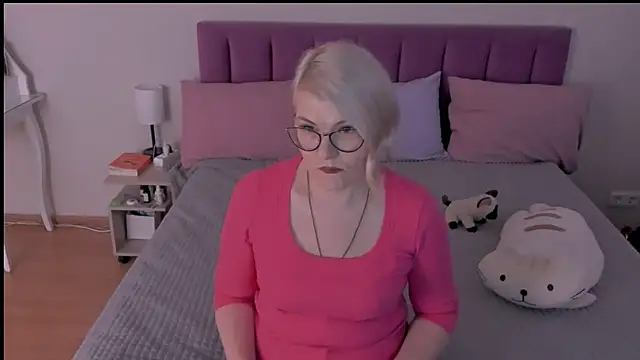 sabrinamacmarren online show from 12, 3, 2025