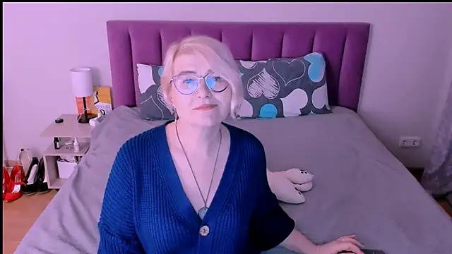 sabrinamacmarren online show from 3, 10, 2025