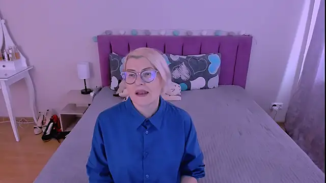 sabrinamacmarren online show from 11, 2, 2026