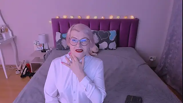 sabrinamacmarren online show from 14, 2, 2026