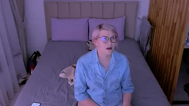 sabrinamacmarren online show from 13, 3, 2026