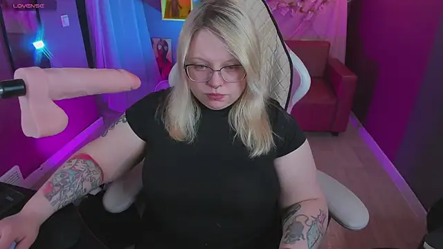 Yoki Shizuko online show from 16, 4, 2026