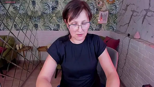 Snapshot of Paris_Cherry chatting on 6, 1, 2025 Paris Cherry online show from 6, 1, 2025