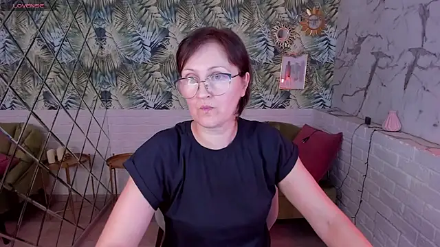 Snapshot of Paris_Cherry chatting on 6, 1, 2025 Paris Cherry online show from 6, 1, 2025