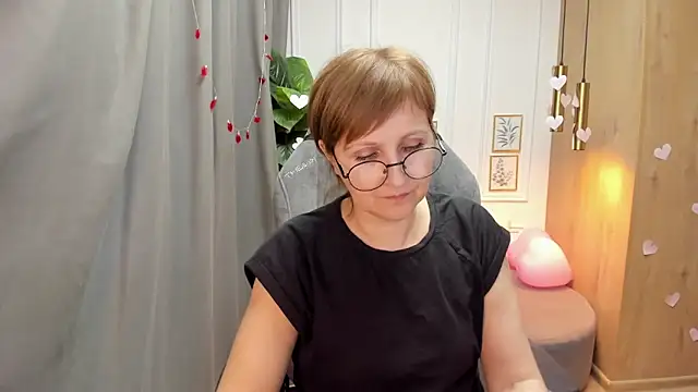 Snapshot of Paris_Cherry chatting on 18, 2, 2025 Paris Cherry online show from 18, 2, 2025