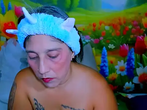Snapshot of indianroxy chatting on 10, 6, 2026 indianroxy online show from 10, 6, 2026