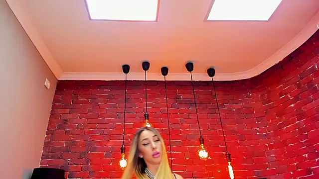 ChristynaRoss online show from 4, 3, 2026