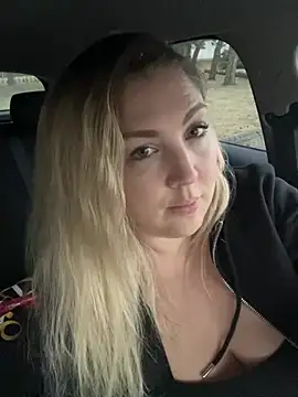 Snapshot of Anna_Alexa chatting on 5, 3, 2025 Anna Alexa online show from 5, 3, 2025