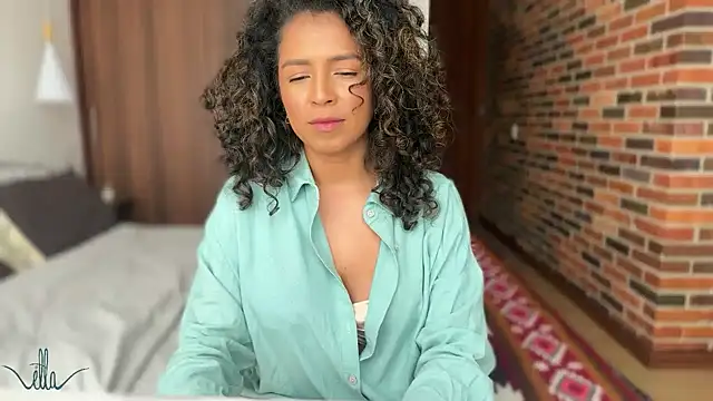 Snapshot of illaroom chatting on 6, 12, 2024 illaroom online show from 6, 12, 2024